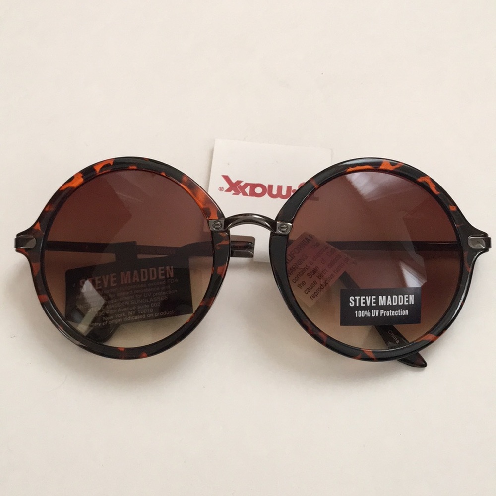 Steve Madden >> tortoise shell round eye sunnies